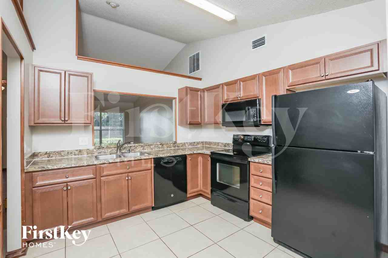 104 Hazel Blvd - Photo 5 of 16