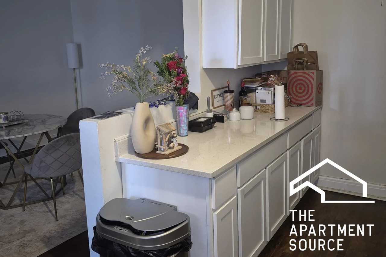 945 Judson Ave #1 - Photo 3 of 7