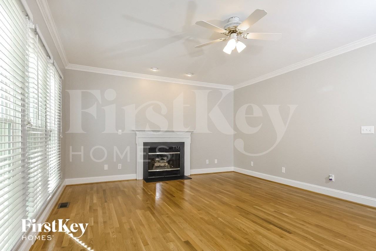 11 Stonebury Ct - Photo 4 of 15