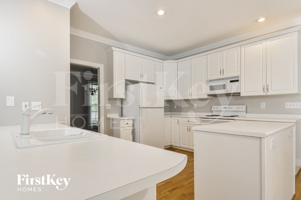 11 Stonebury Ct - Photo 5 of 15