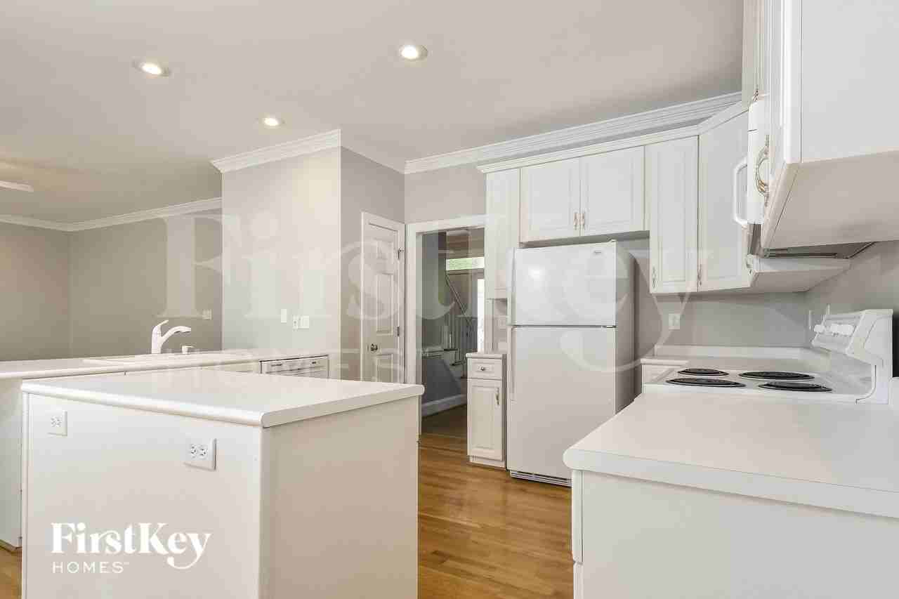 11 Stonebury Ct - Photo 6 of 15