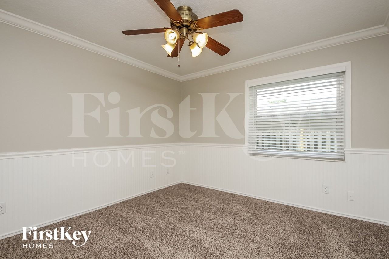 2409 Brookside Ave - Photo 7 of 16