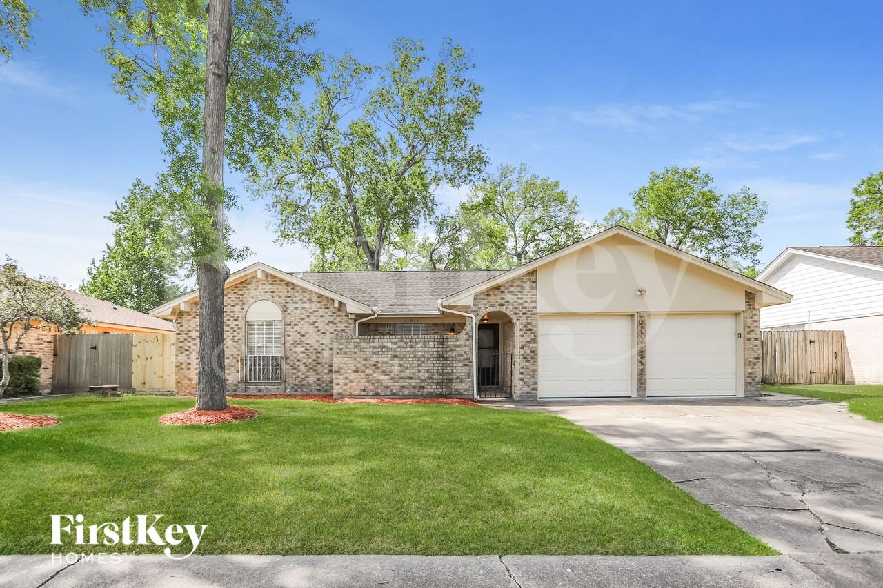 13914 Duncannon Dr