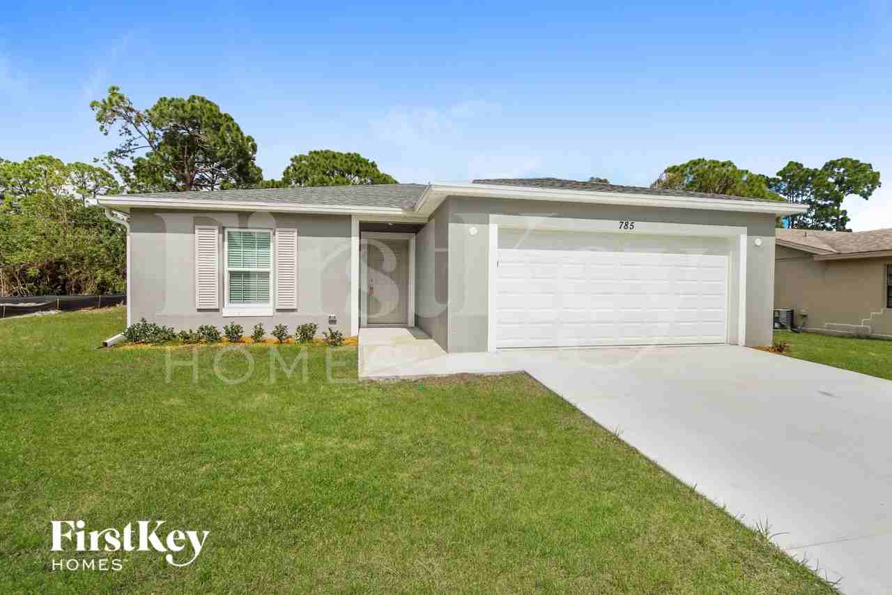 785 Coconut St Se - Photo 2 of 16