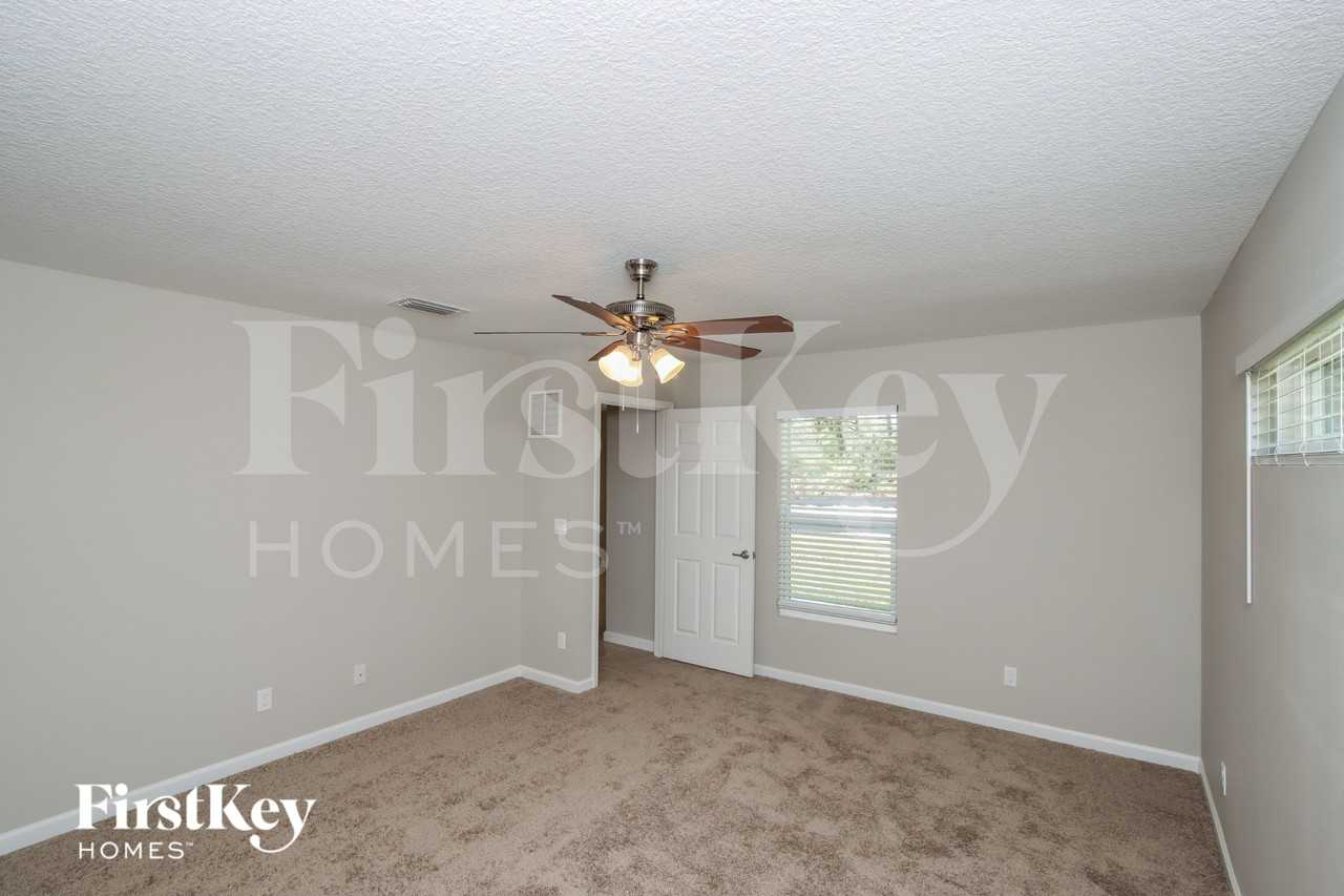 785 Coconut St Se - Photo 7 of 16