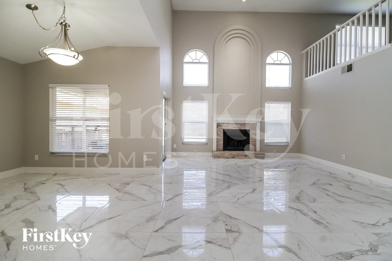 518 Whittingham Pl - Photo 4 of 16