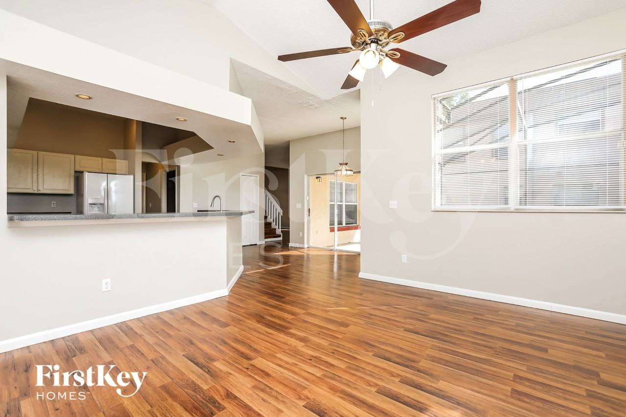 62 Abbey Hollow Dr - Photo 4 of 16