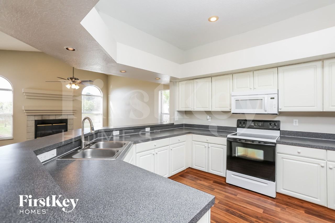 62 Abbey Hollow Dr - Photo 5 of 16
