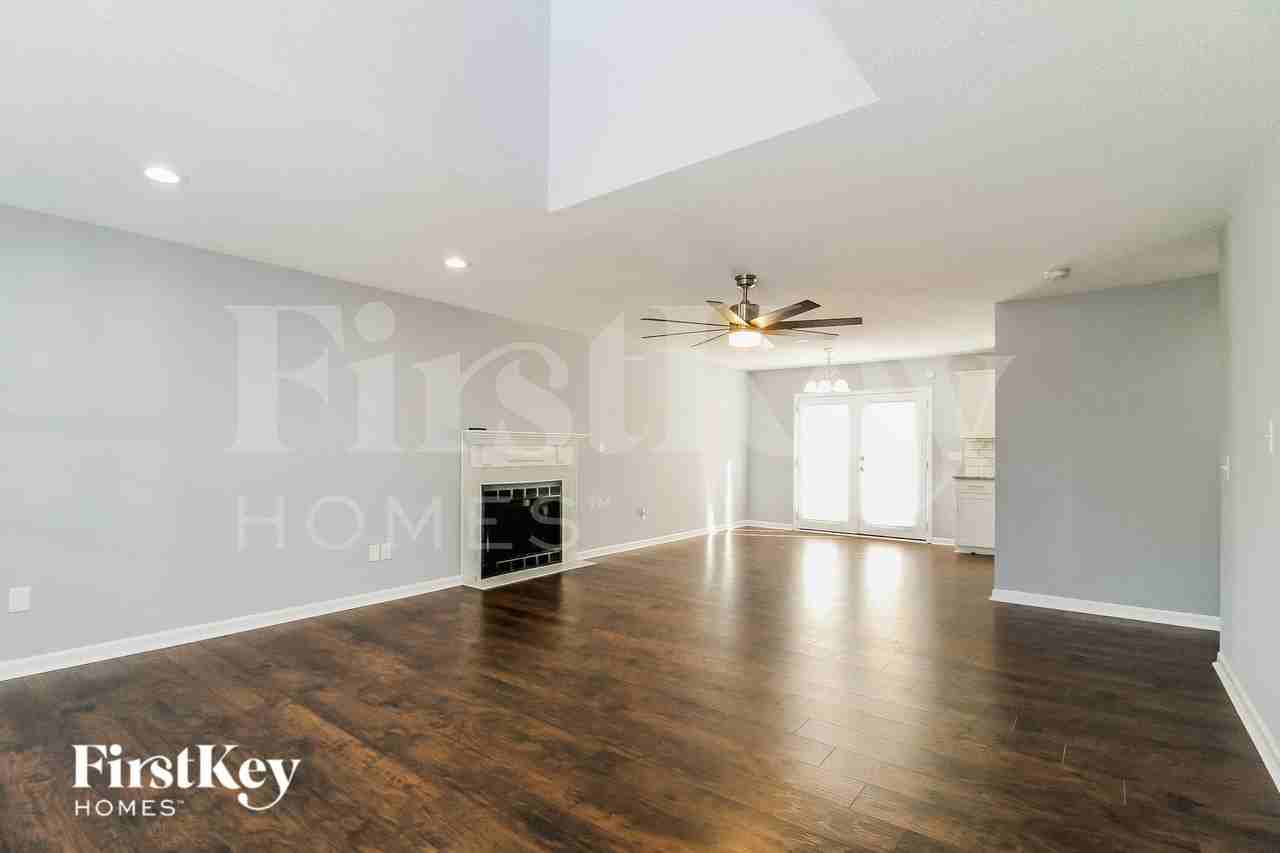 701 Hampton Way Dr - Photo 4 of 15