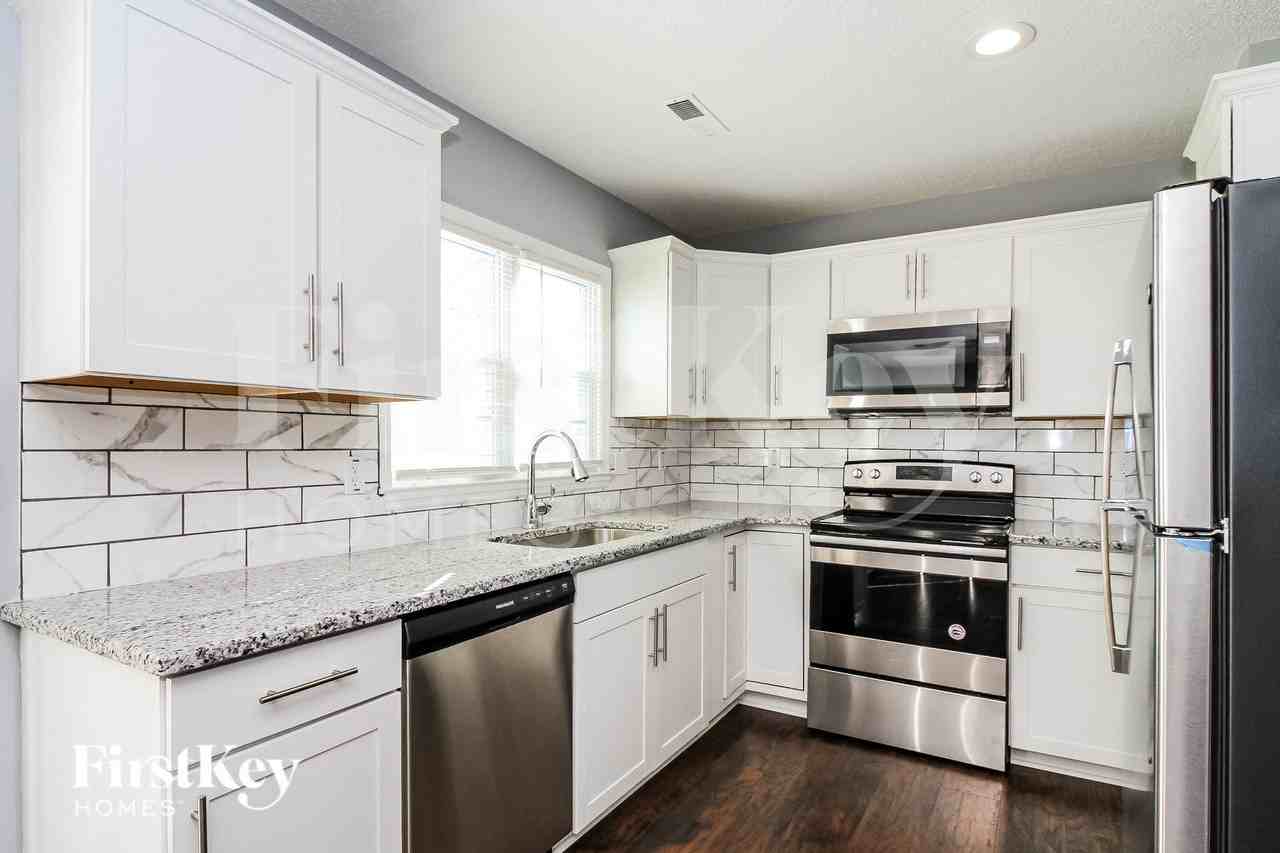 701 Hampton Way Dr - Photo 5 of 15