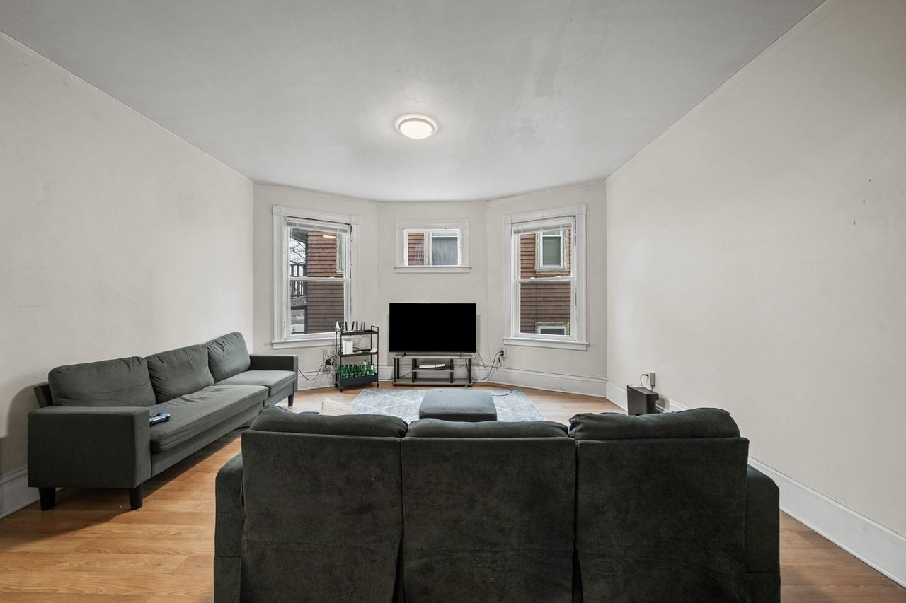 41 Parker Hill Ave #1 - Photo 4 of 15