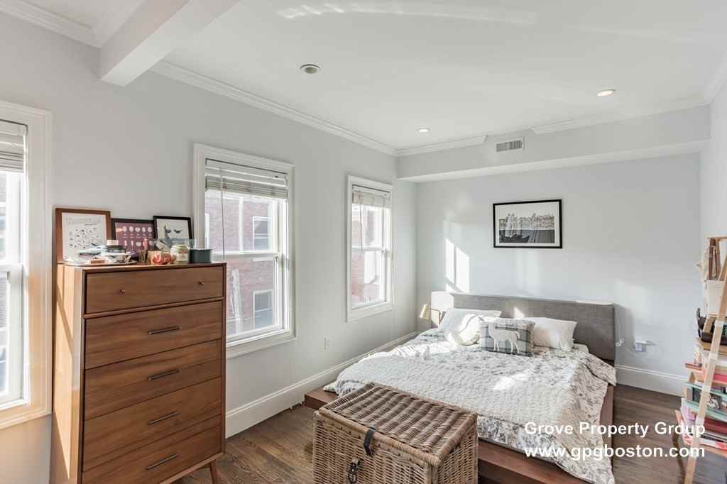 254 Bowen St #3 - Photo 5 of 8