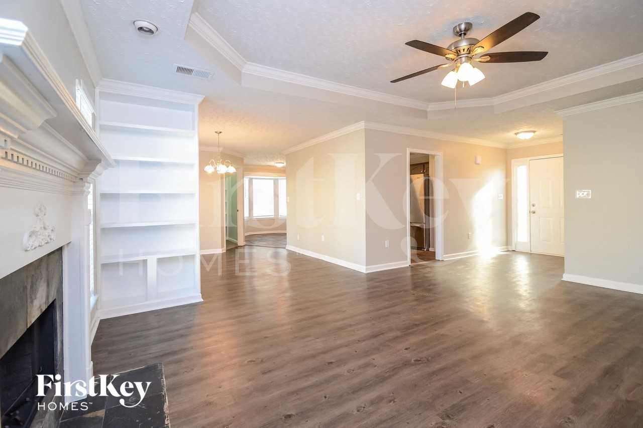 2024 King Charles Pl - Photo 4 of 15