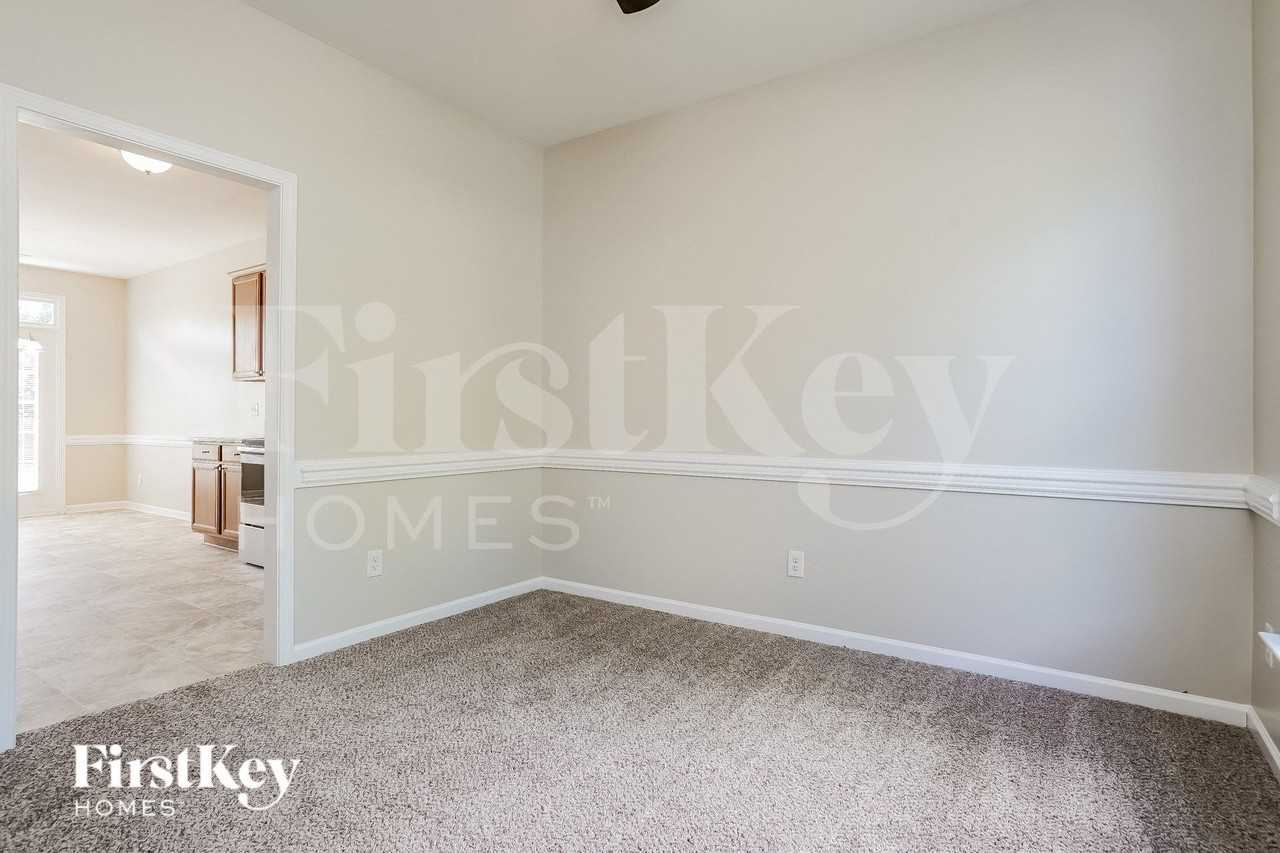 705 Hawthorn Ridge Dr - Photo 6 of 15