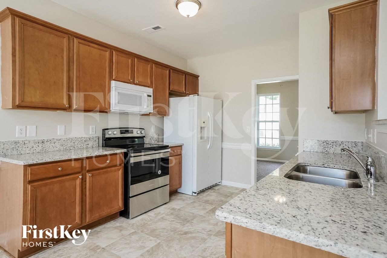 705 Hawthorn Ridge Dr - Photo 7 of 15