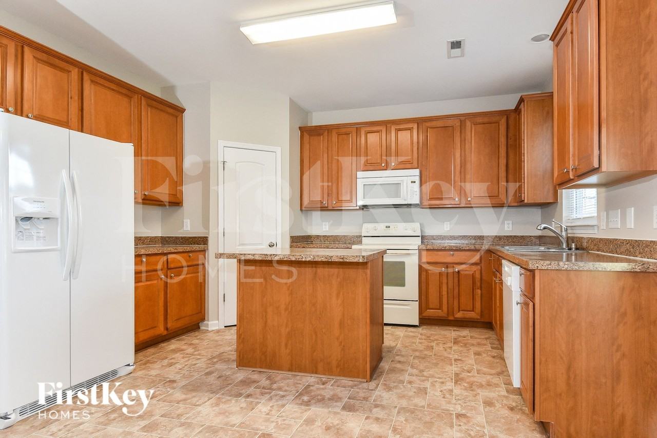 5293 Crosswinds Rd - Photo 7 of 15