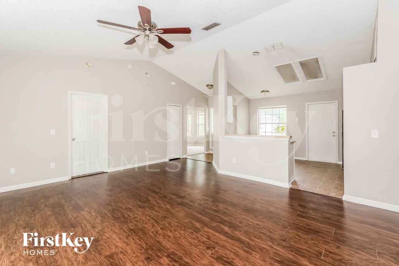 8761 Spring Harvest Ln E - Photo 3 of 15