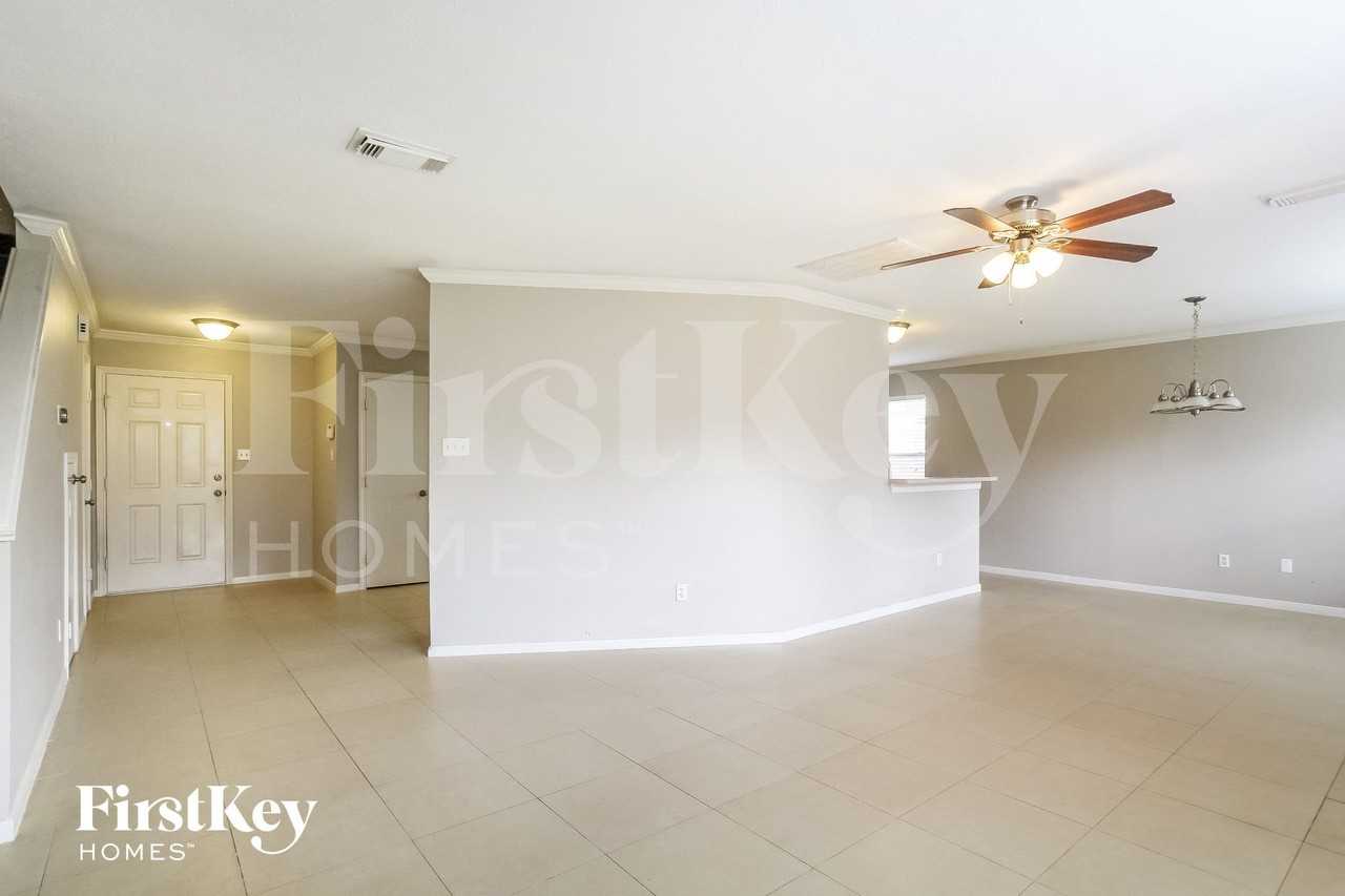 8114 Scarlet Tanager Dr - Photo 3 of 15