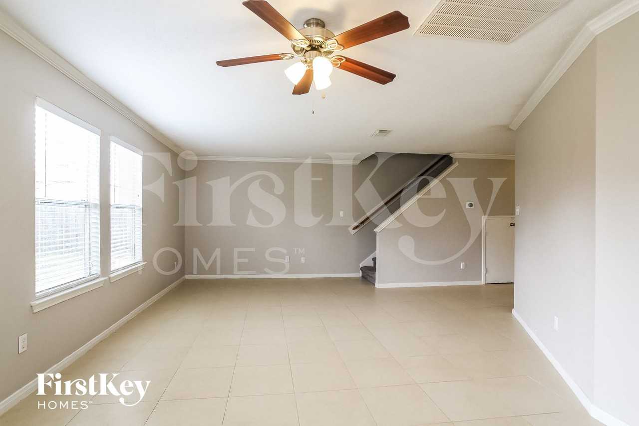 8114 Scarlet Tanager Dr - Photo 4 of 15