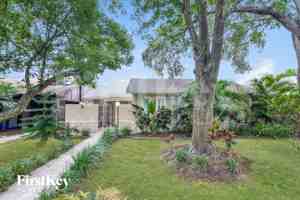 featured image of 8006 La Serena Dr