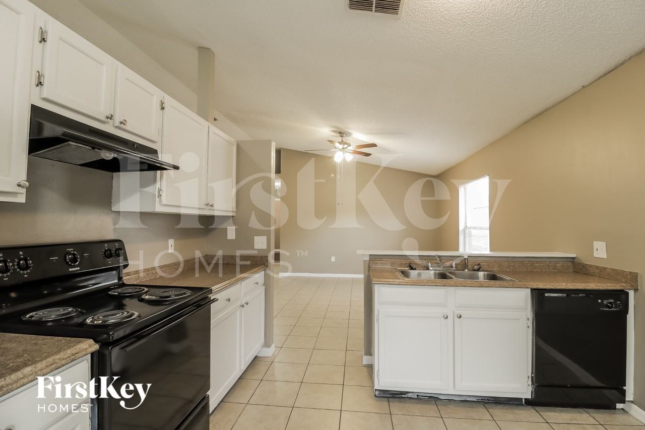 7560 Groveoak Dr - Photo 6 of 16