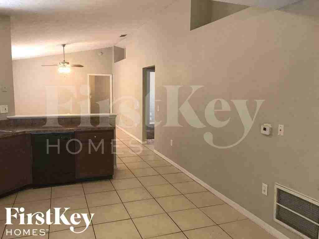 7424 Little Pond Ct - Photo 4 of 13