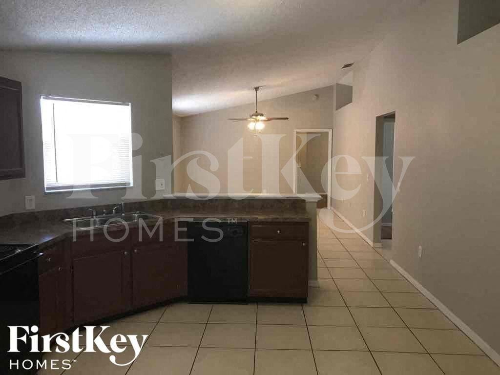 7424 Little Pond Ct - Photo 7 of 13