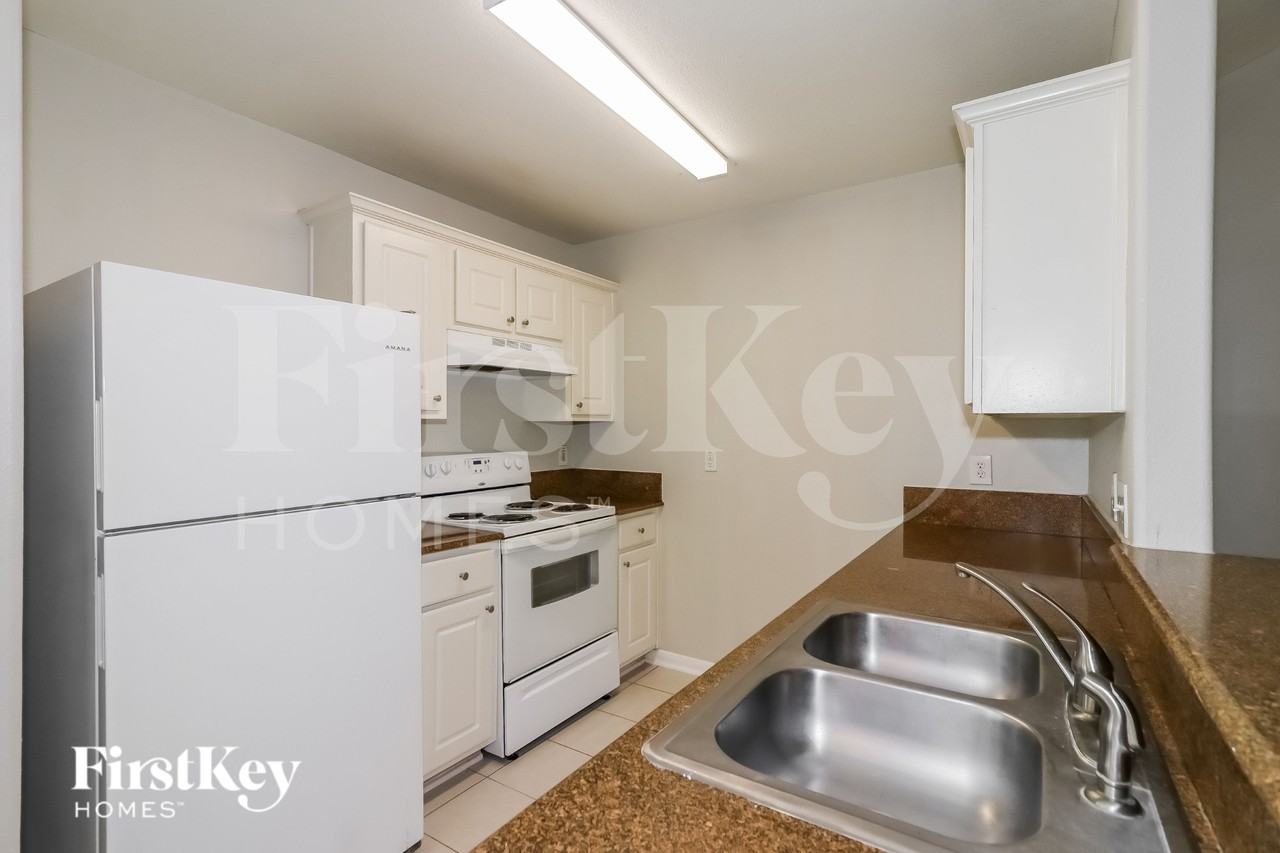 7006 Dawn Bloom Ln - Photo 7 of 19