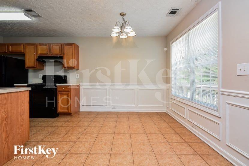 6272 Lake Valley Pt - Photo 4 of 15