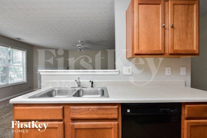 6272 Lake Valley Pt - Photo 6 of 15