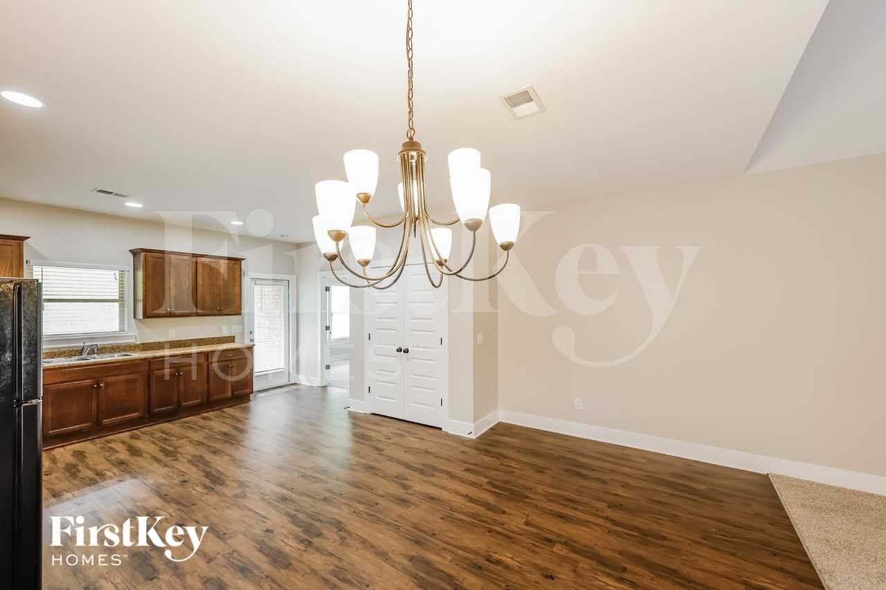 5600 Park Side Rd - Photo 5 of 15