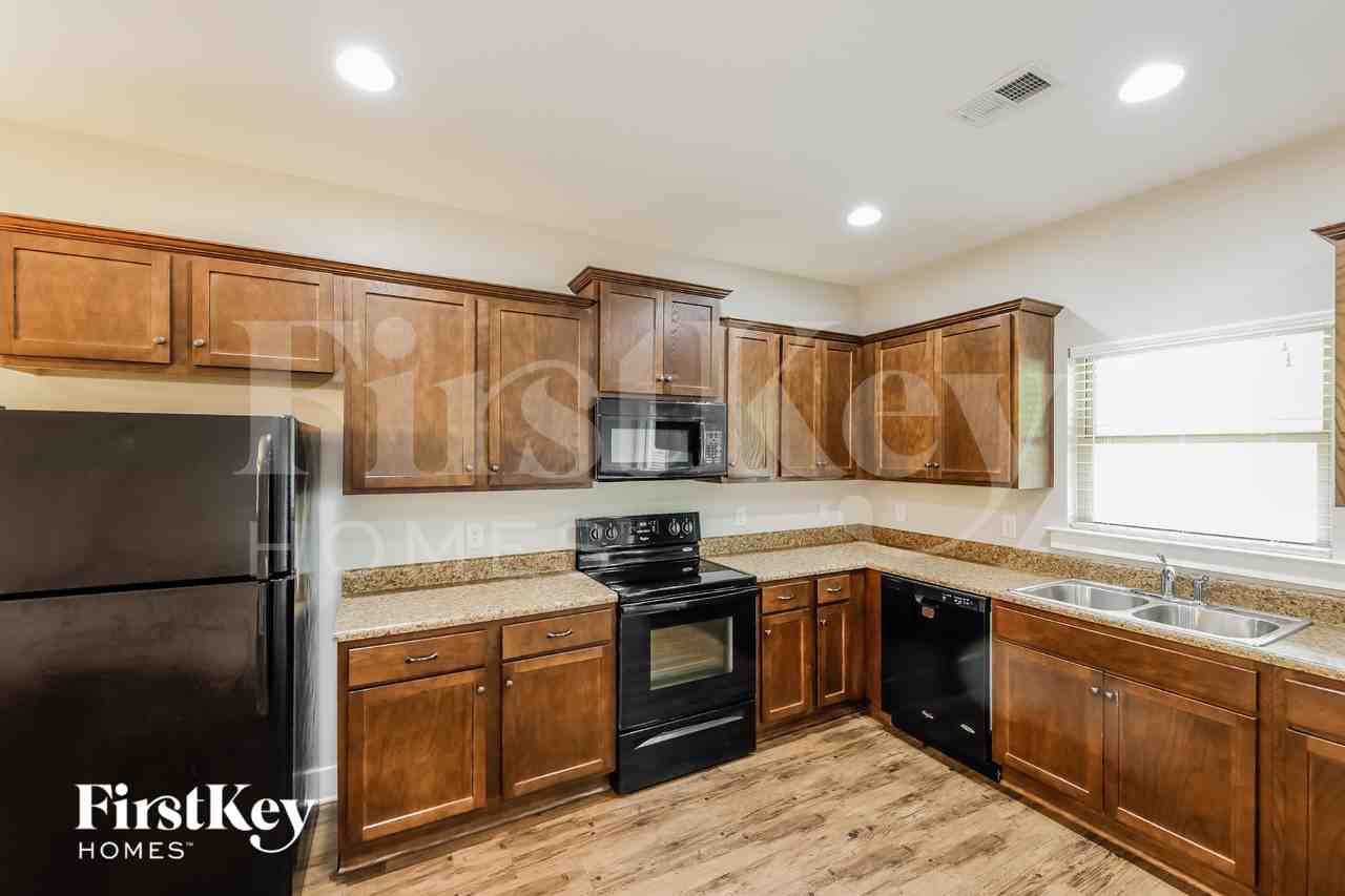 5600 Park Side Rd - Photo 7 of 15