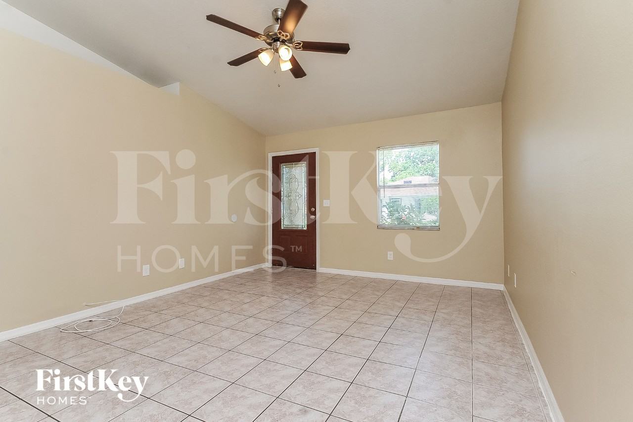 449 Red Hawk Loop - Photo 2 of 16