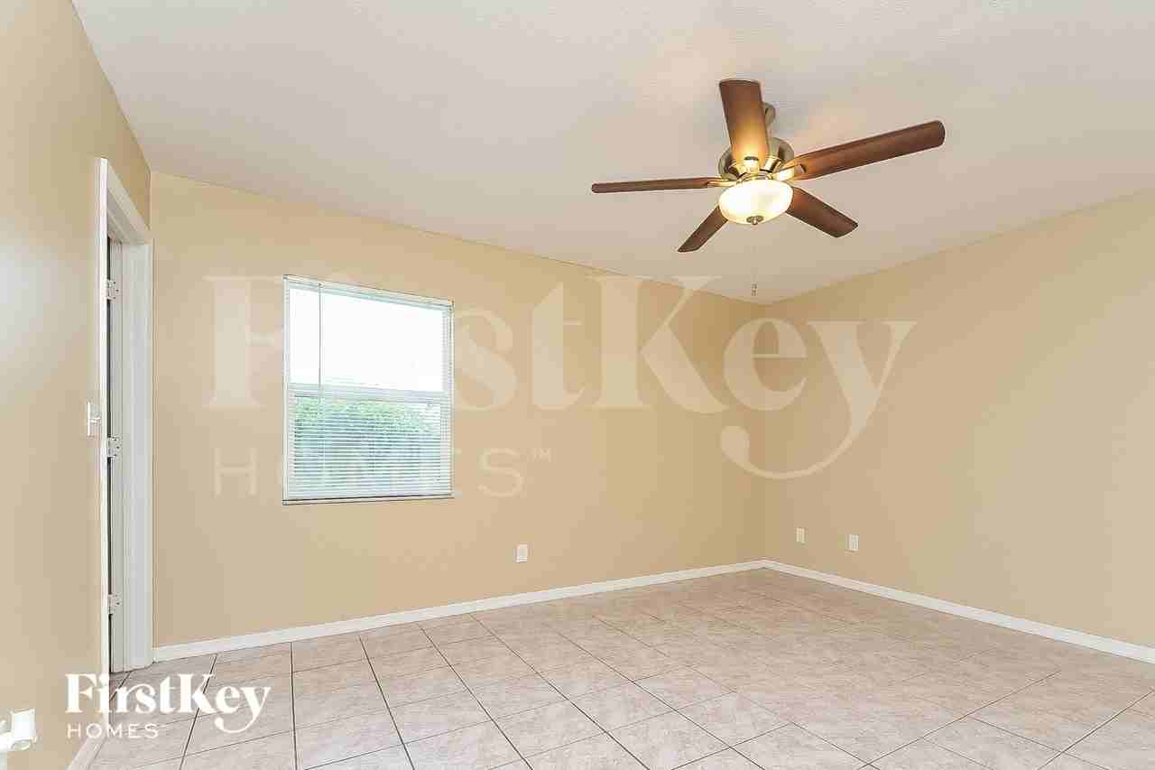 449 Red Hawk Loop - Photo 7 of 16