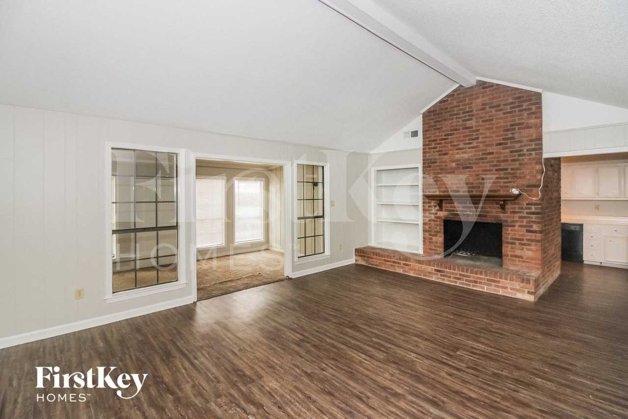 4119 Friendship Ln - Photo 2 of 15