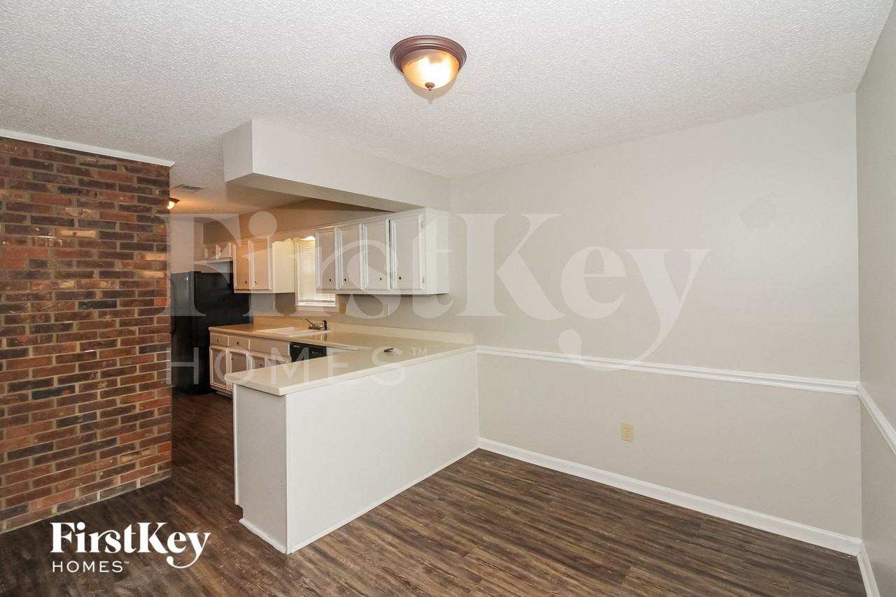 4119 Friendship Ln - Photo 5 of 15
