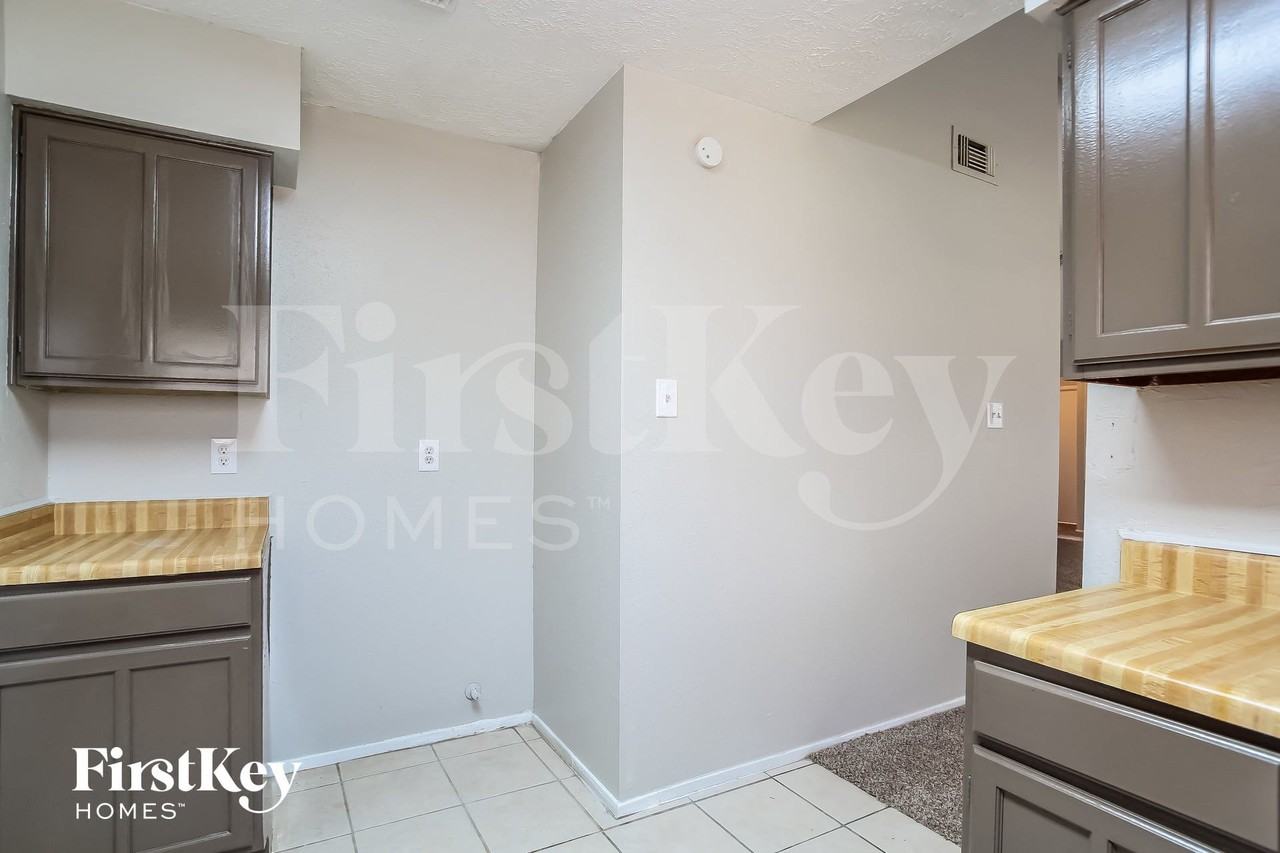 4118 Pinebridge Ln - Photo 6 of 14
