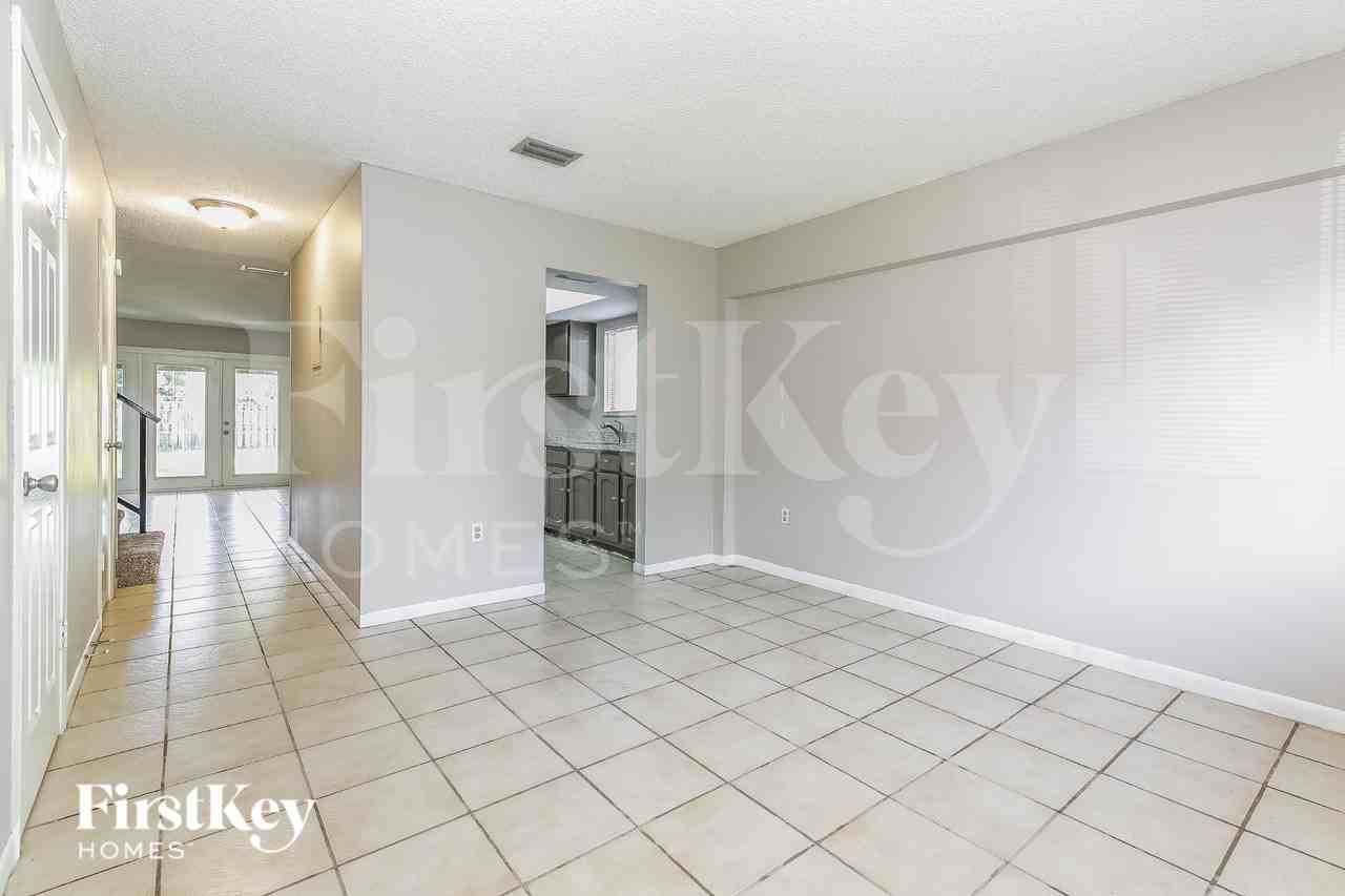 4005 Mount Sterling Ave - Photo 3 of 16
