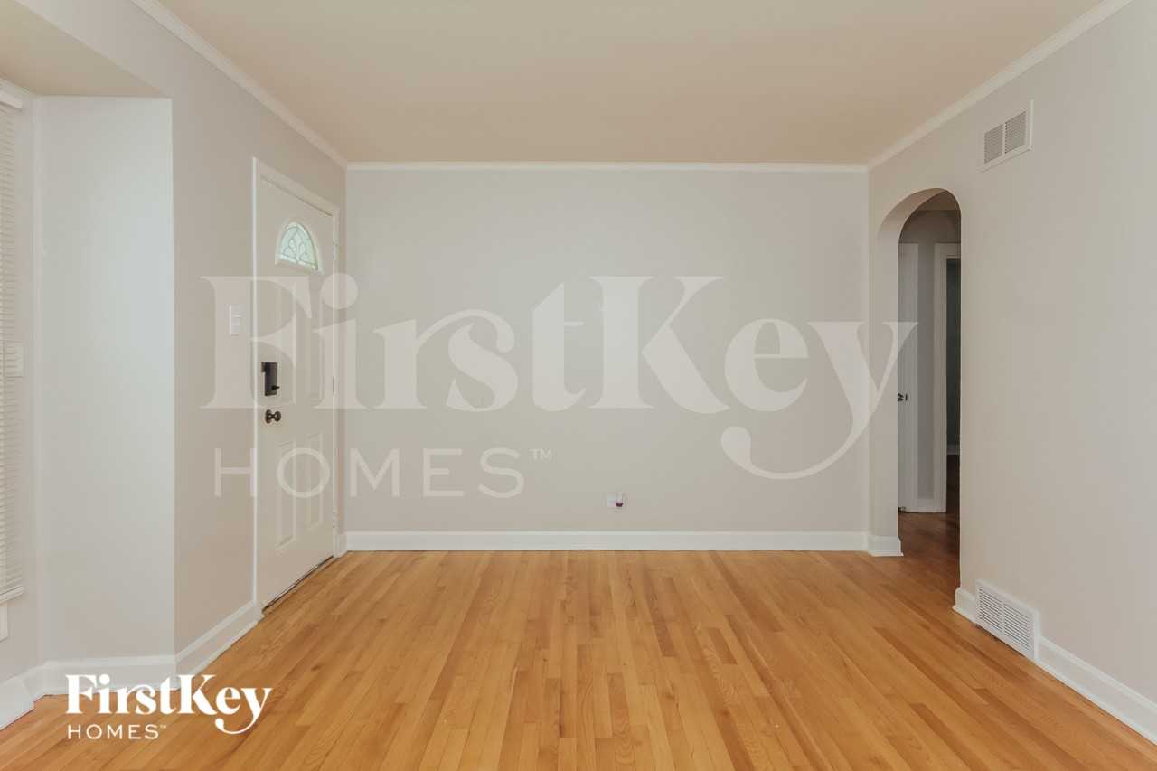 3838 216th Pl - Photo 4 of 15