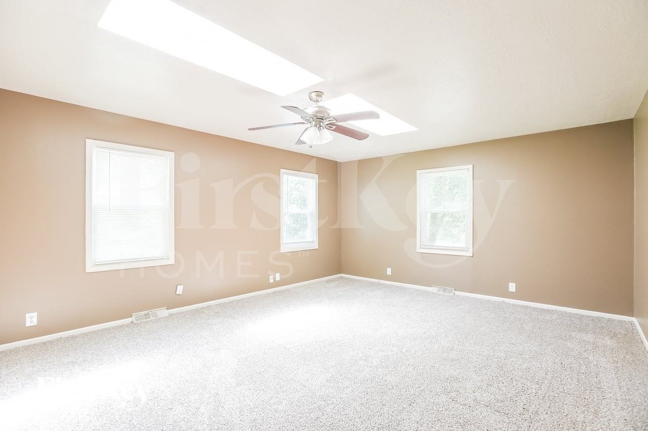 3419 S Home Ave - Photo 4 of 14