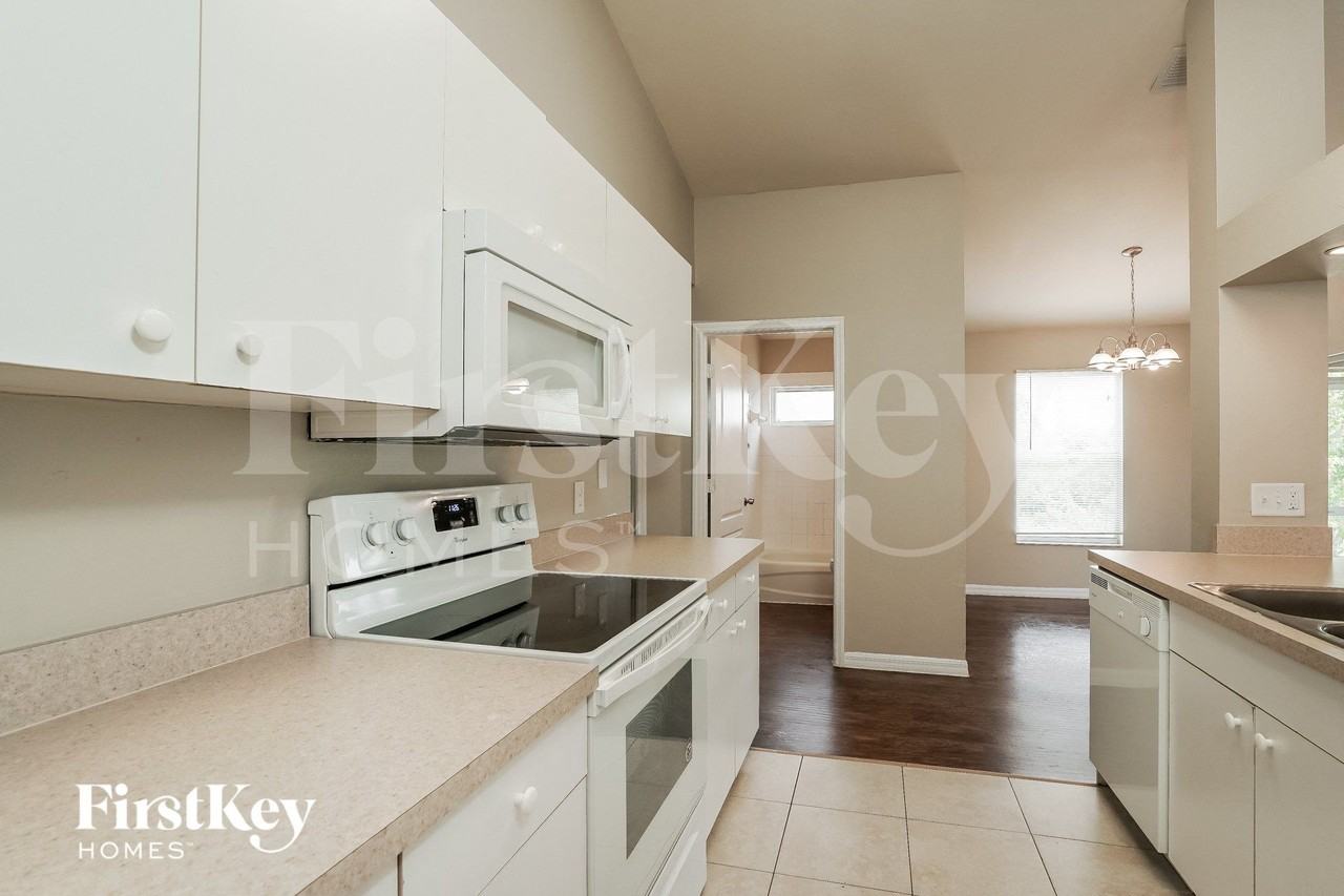 3208 9th St W - Photo 6 of 15
