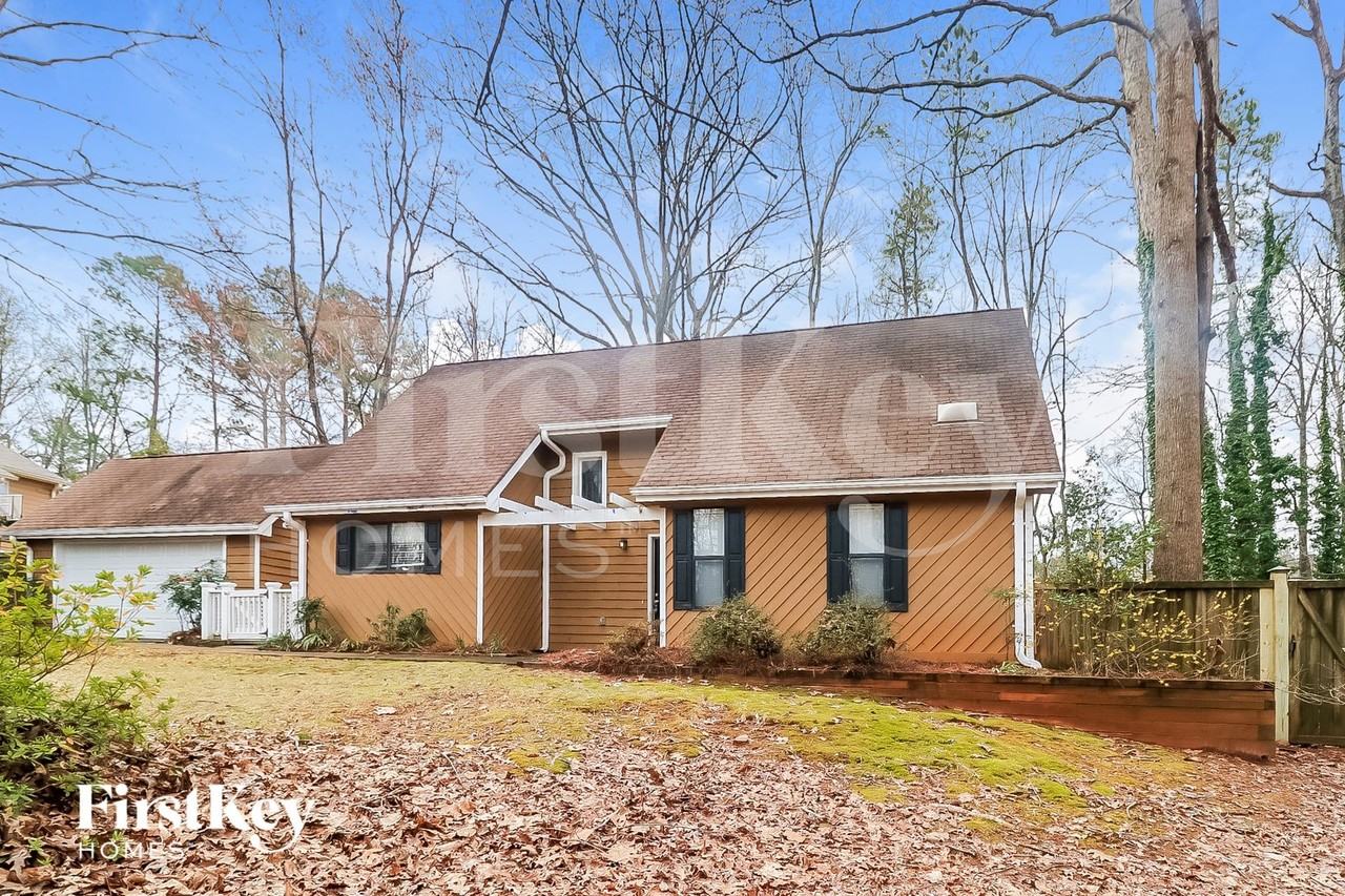2845 Forest Wood Dr Ne - Photo 2 of 15