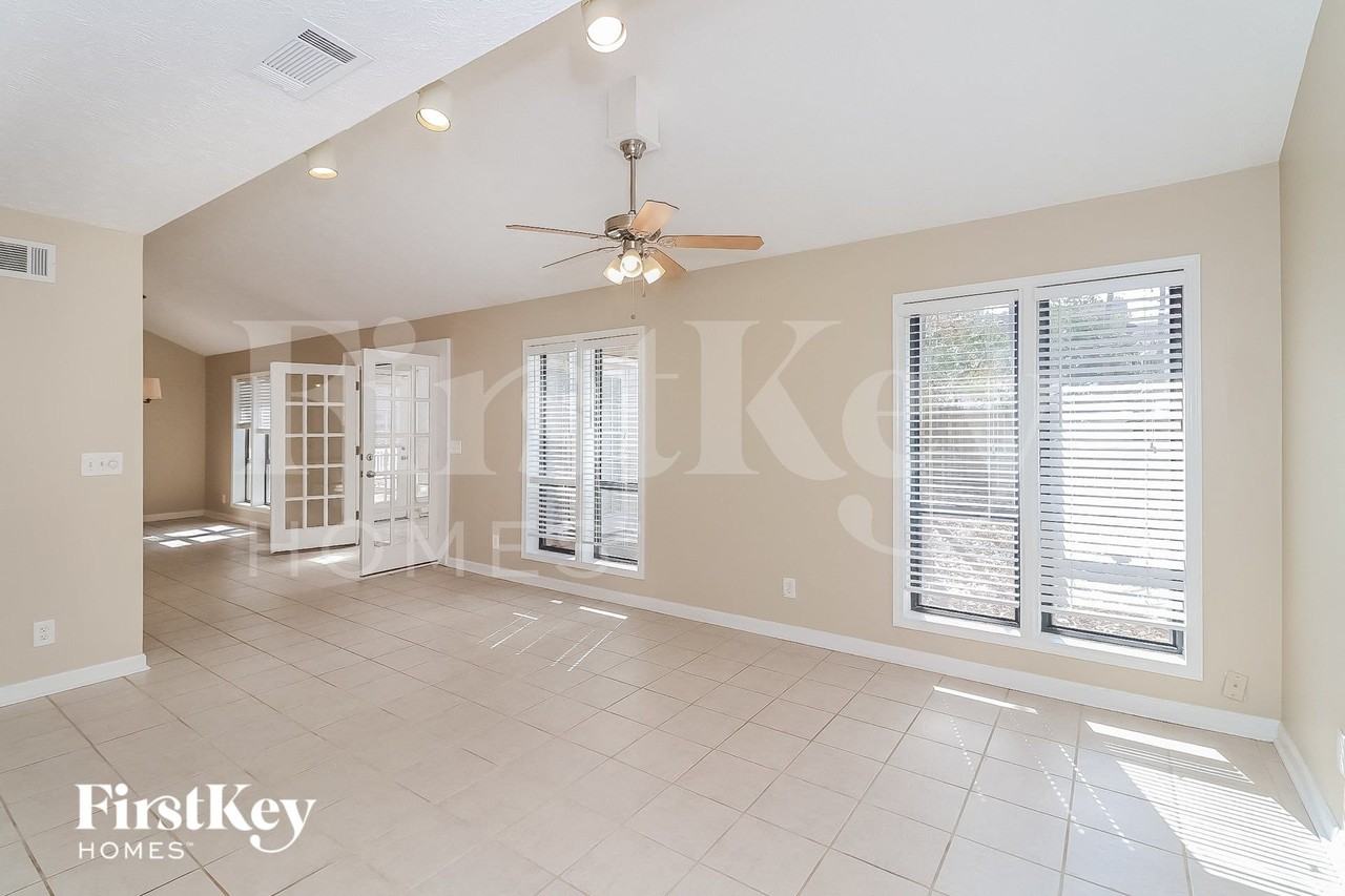2845 Forest Wood Dr Ne - Photo 3 of 15