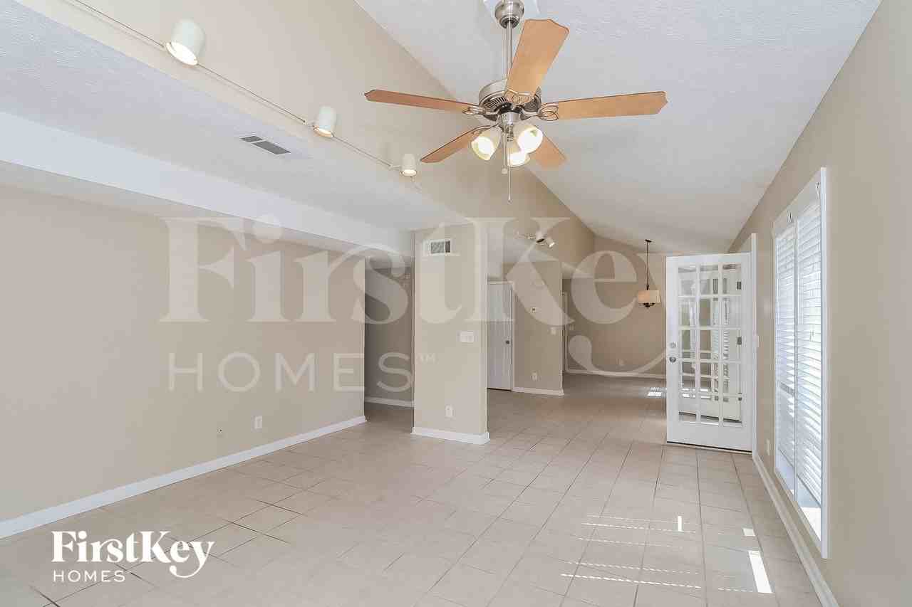 2845 Forest Wood Dr Ne - Photo 4 of 15
