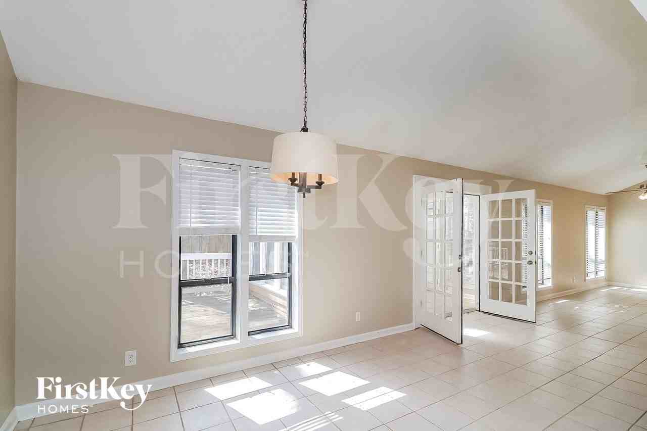 2845 Forest Wood Dr Ne - Photo 5 of 15