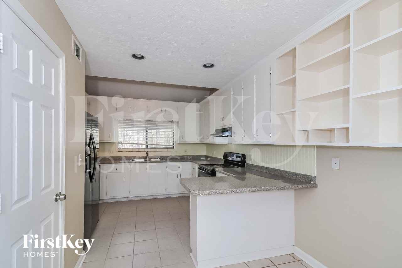 2845 Forest Wood Dr Ne - Photo 7 of 15