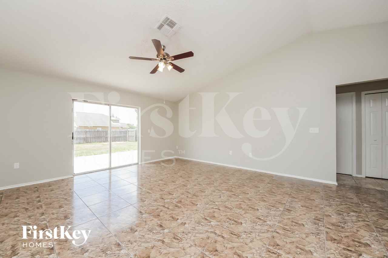 2412 Quail Cove Ct - Photo 4 of 16