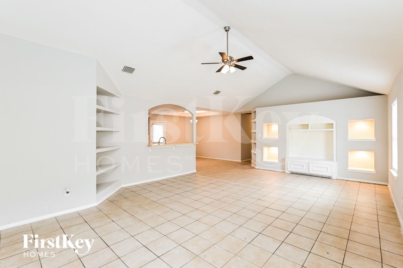 18731 Reynolds Park Dr - Photo 4 of 21