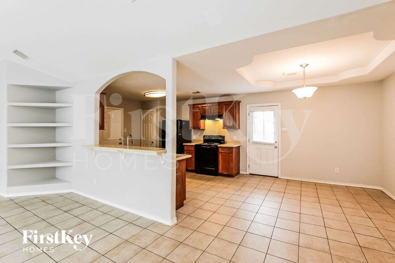 18731 Reynolds Park Dr - Photo 6 of 21