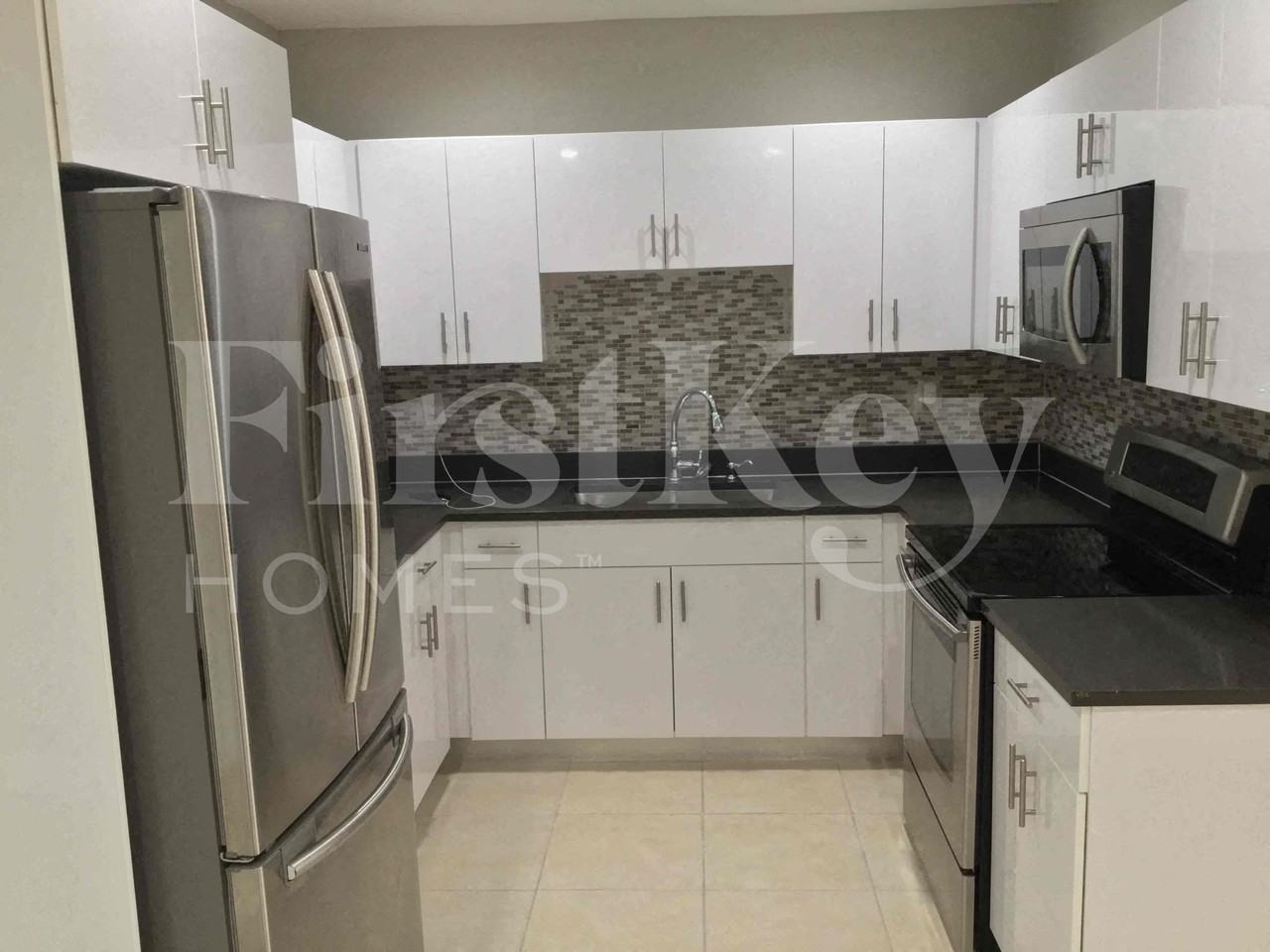 1761 Ne 170th St - Photo 4 of 21